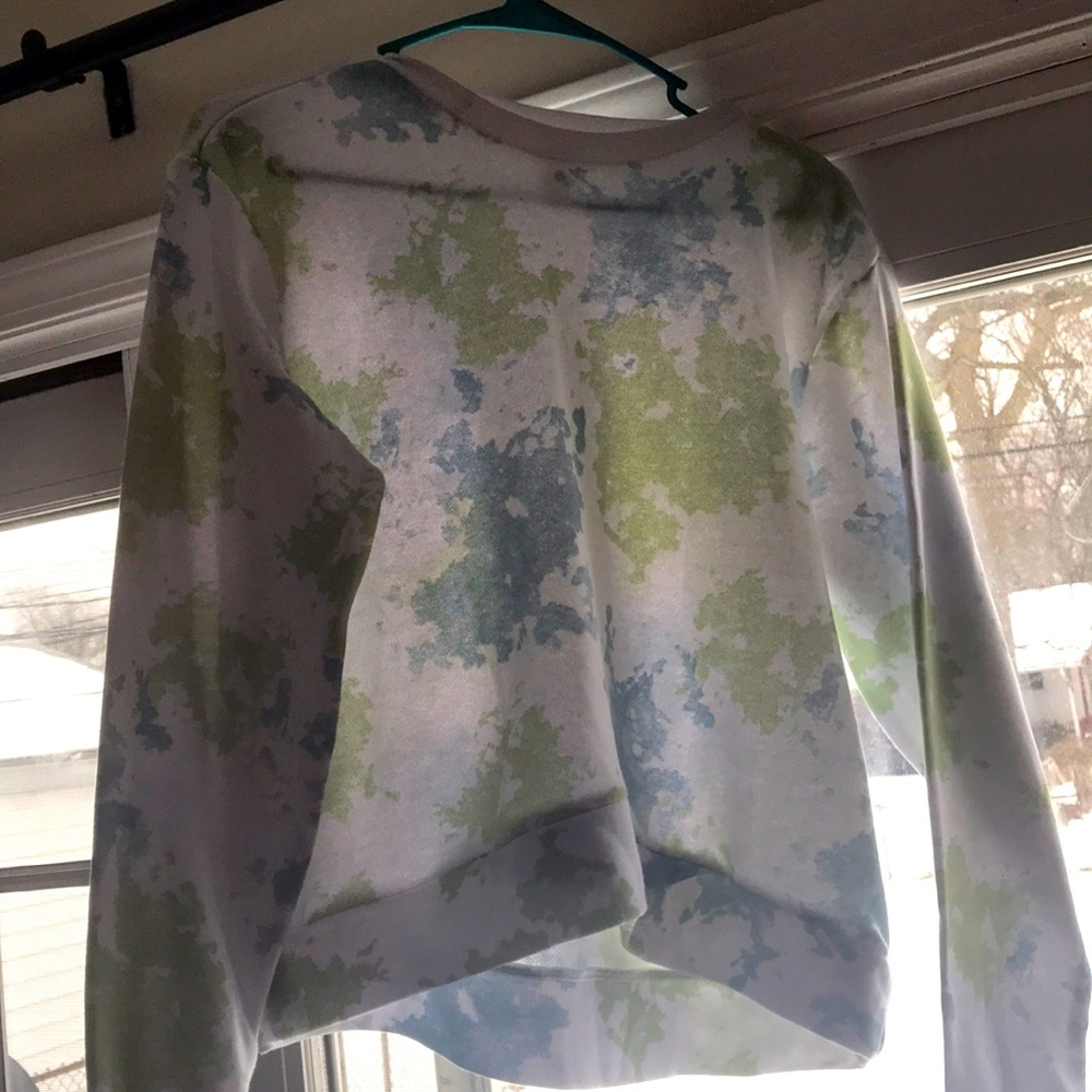 Cropped tie dye shirt